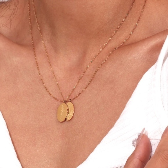 February birthflower pendant 18K gold plated necklace - Picture 5 of 7